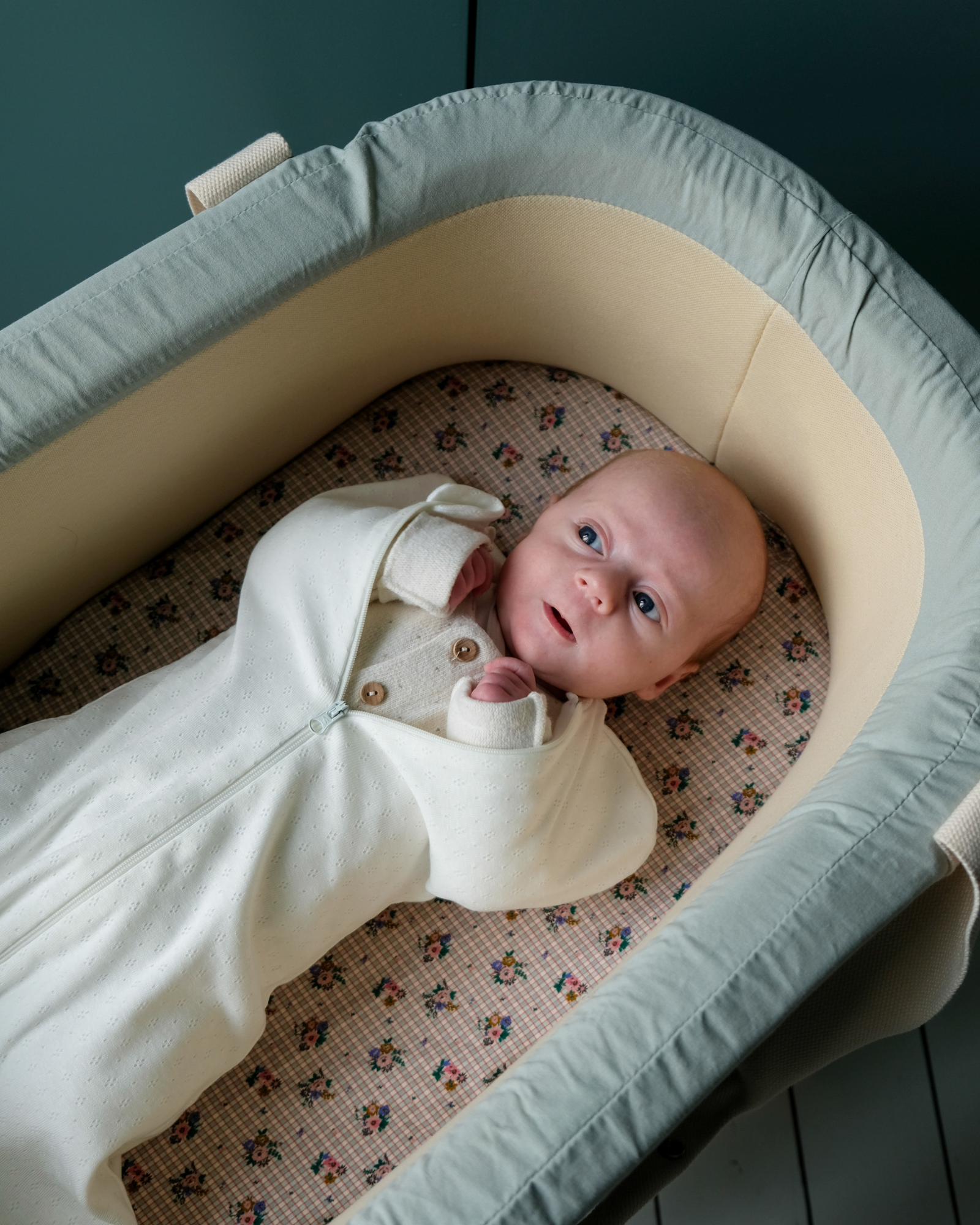 Emmailloteuse Pointelle - bébé les bras emmaillotés